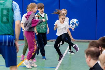 «Футбол в школе»: мастер-класс футболистов МФК «Чисто Питер» в лицее №126