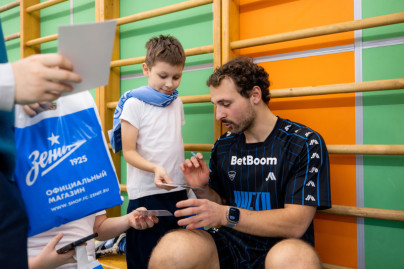 «Футбол в школе»: мастер-класс футболистов МФК «Чисто Питер» в лицее №126