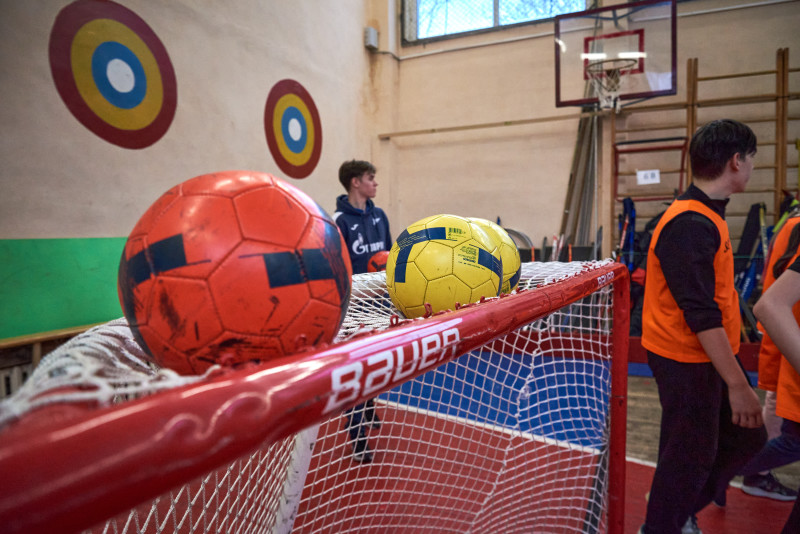 Мастер-класс футболистов молодежной команды«Зенит» в школе 69