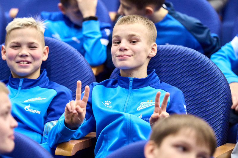 Просмотр фильма киностудии «Ленфильм» — «Зенит-44» в Академии