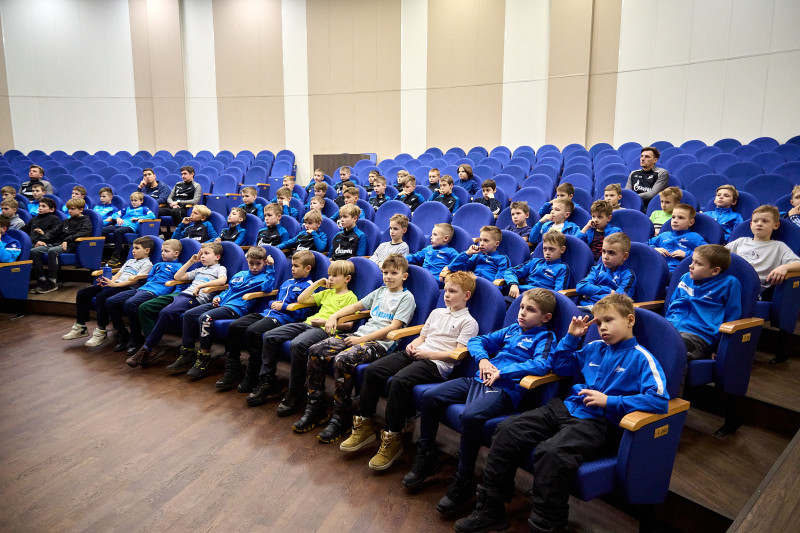 Просмотр фильма киностудии «Ленфильм» — «Зенит-44» в Академии