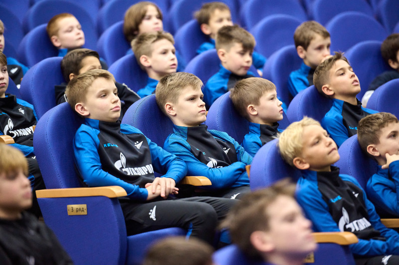 Просмотр фильма киностудии «Ленфильм» — «Зенит-44» в Академии