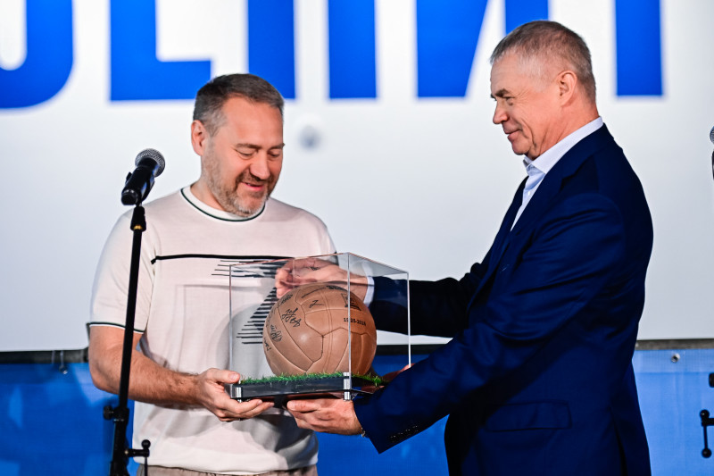 Выставка «Зенит. Петербург. 100 лет вместе»