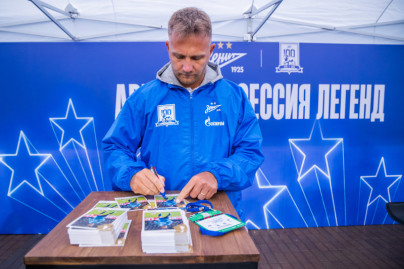 Автограф-сессия легенд перед матчем «Зенит»-2 — «Чертаново»