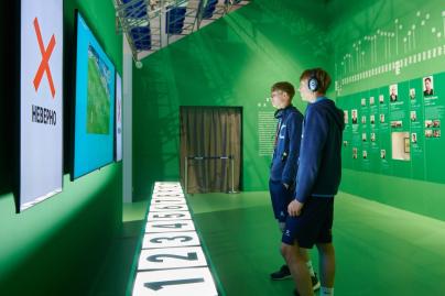 Молодежная команда «Зенита» на выставке «Зенит. Петербург. 100 лет вместе»