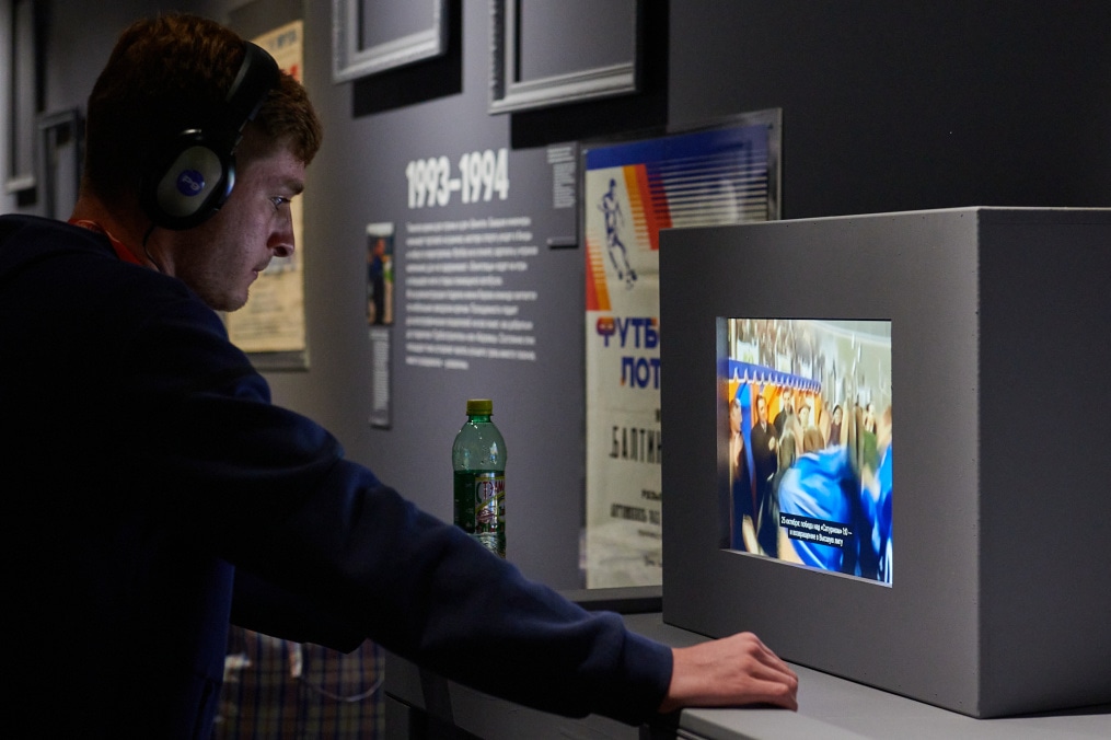 Молодежная команда «Зенита» на выставке «Зенит. Петербург. 100 лет вместе»