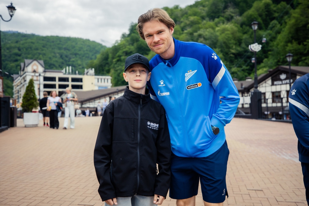 Утренняя прогулка команды по Розе Хутор