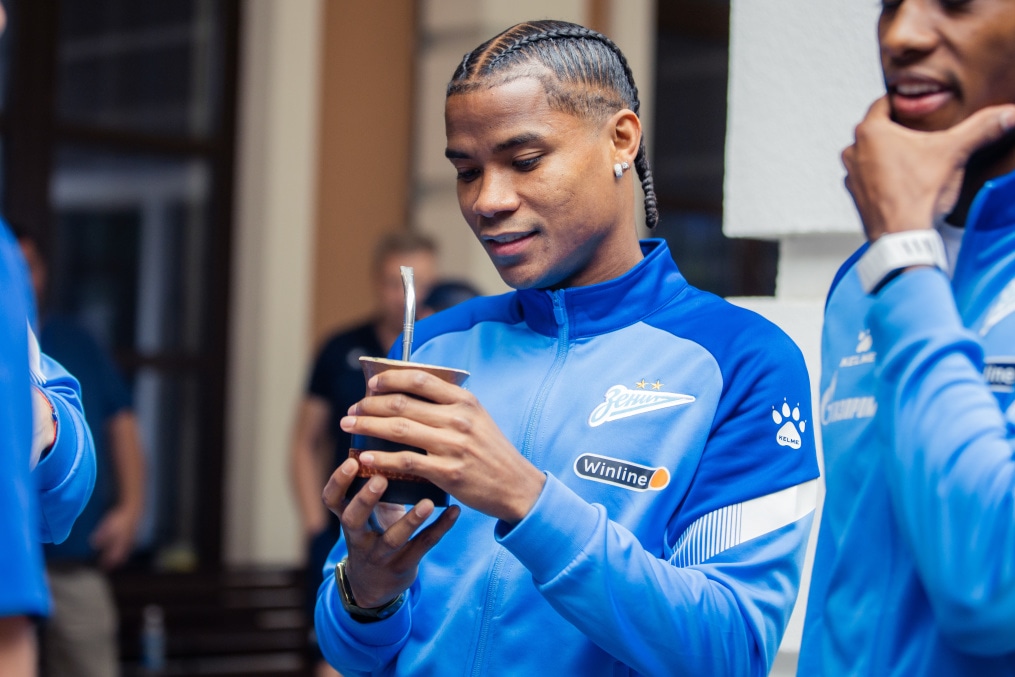 Утренняя прогулка команды по Розе Хутор