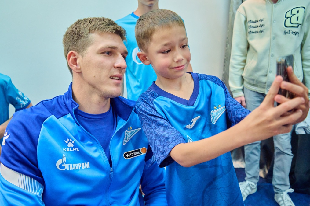 Автограф-сессия для воспитанников школ «Зенит-Чемпионика» города Сочи