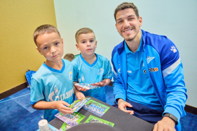 Автограф-сессия для воспитанников школ «Зенит-Чемпионика» города Сочи