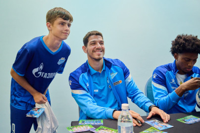 Автограф-сессия для воспитанников школ «Зенит-Чемпионика» города Сочи