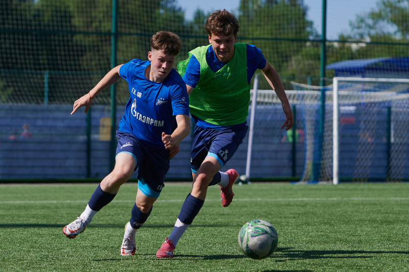 Тренировка юношеской команды «Зенит» U-17 перед матчем с «Акроном» U-17