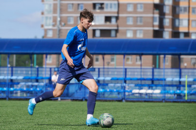 Тренировка юношеской команды «Зенит» U-17 перед матчем с «Акроном» U-17