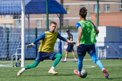 Тренировка юношеской команды «Зенит» U-17 перед матчем с «Акроном» U-17