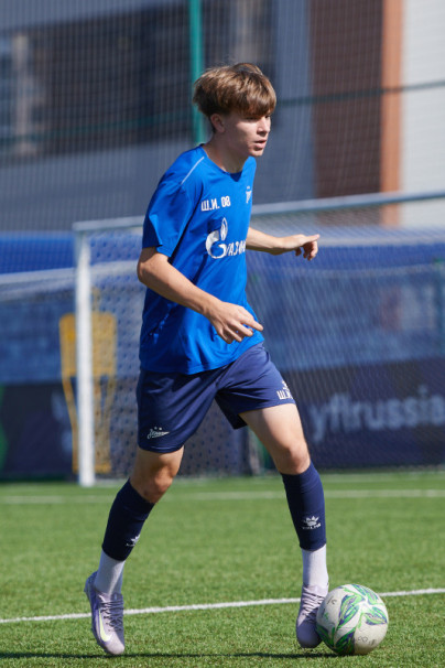 Тренировка юношеской команды «Зенит» U-18 перед матчем с «Акроном» U-18