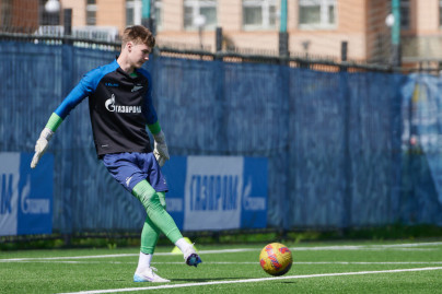 Тренировка юношеской команды «Зенит» U-16 перед матчем с «Акроном» U-16