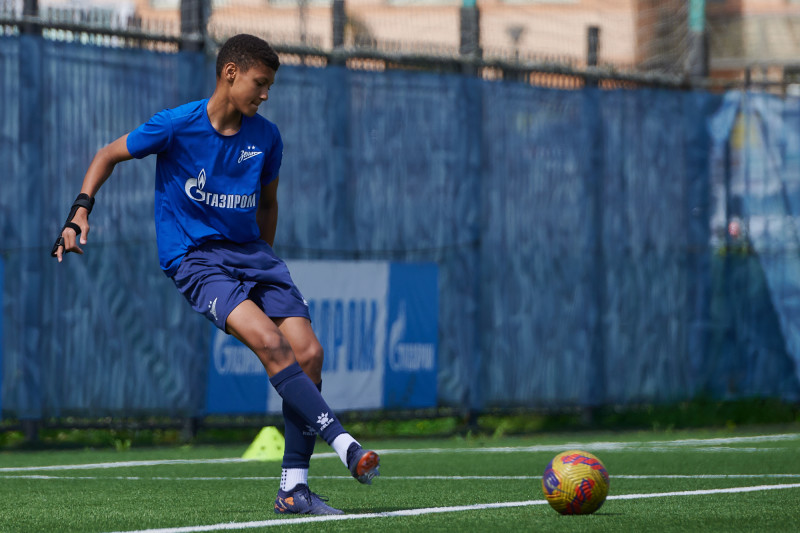 Тренировка юношеской команды «Зенит» U-16 перед матчем с «Акроном» U-16