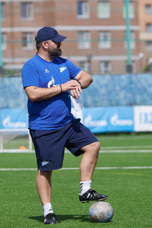 Тренировка юношеской команды «Зенит» U-16 перед матчем с «Акроном» U-16