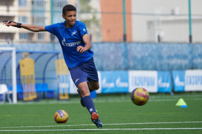 Тренировка юношеской команды «Зенит» U-16 перед матчем с «Акроном» U-16