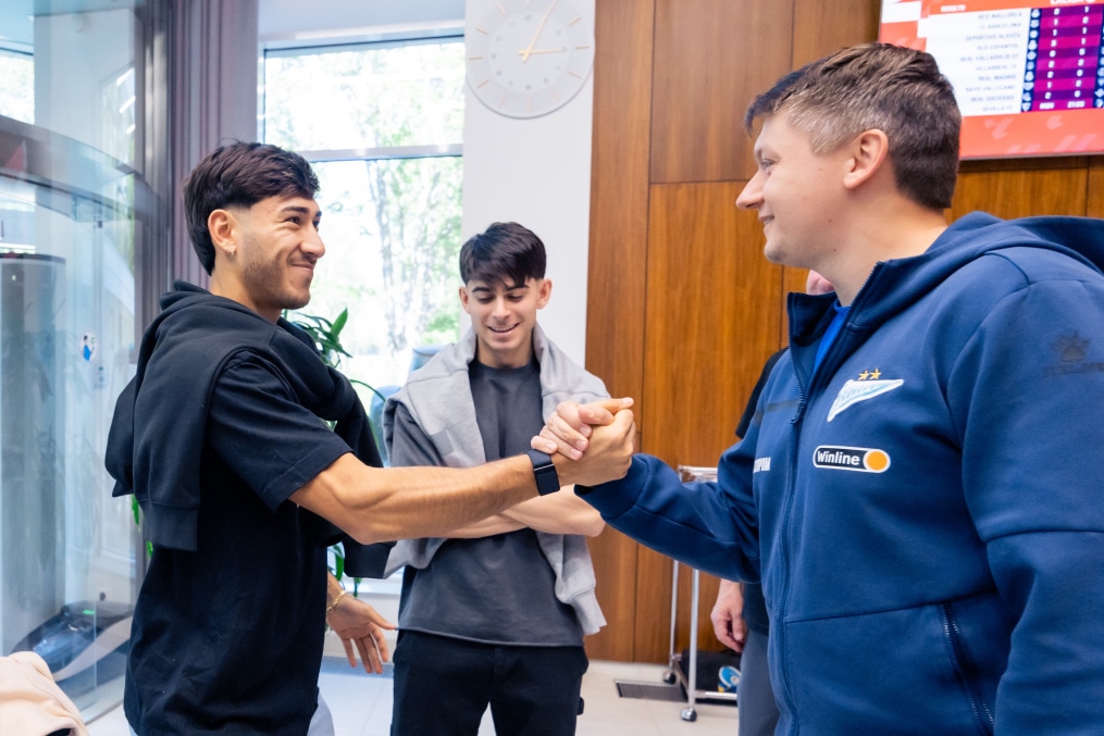 Роман Вега, первые дни в «Зените»