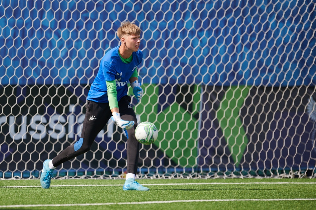 Тренировка «Зенита» U-17 перед матчем с «Мастер-Сатурном» U-17