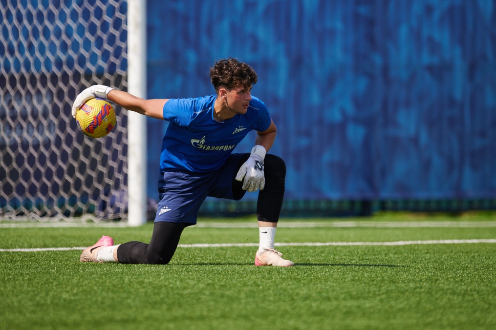 Тренировка «Зенита» U-17 перед матчем с «Мастер-Сатурном» U-17