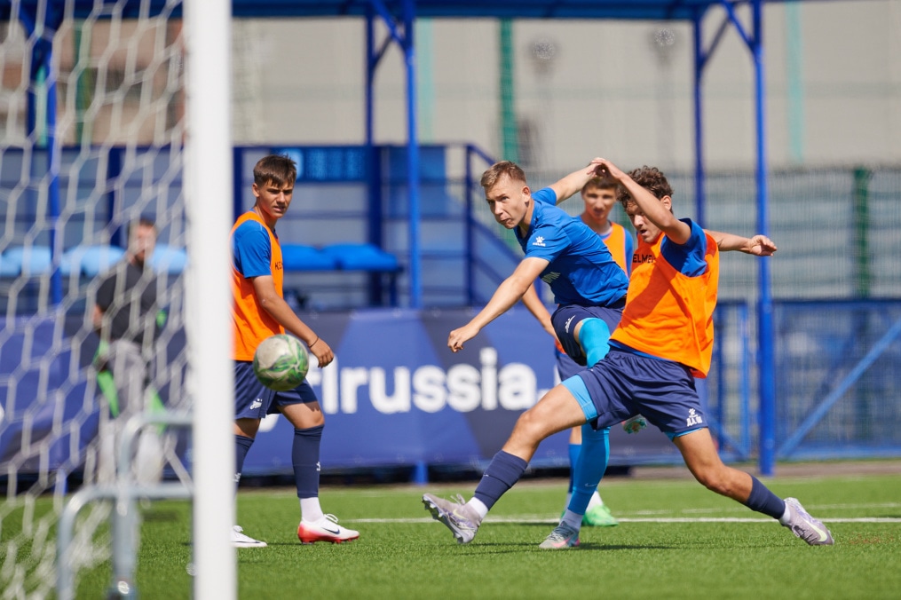 Тренировка «Зенита» U-17 перед матчем с «Мастер-Сатурном» U-17