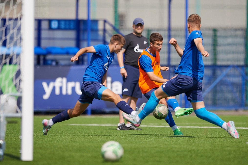 Тренировка «Зенита» U-17 перед матчем с «Мастер-Сатурном» U-17