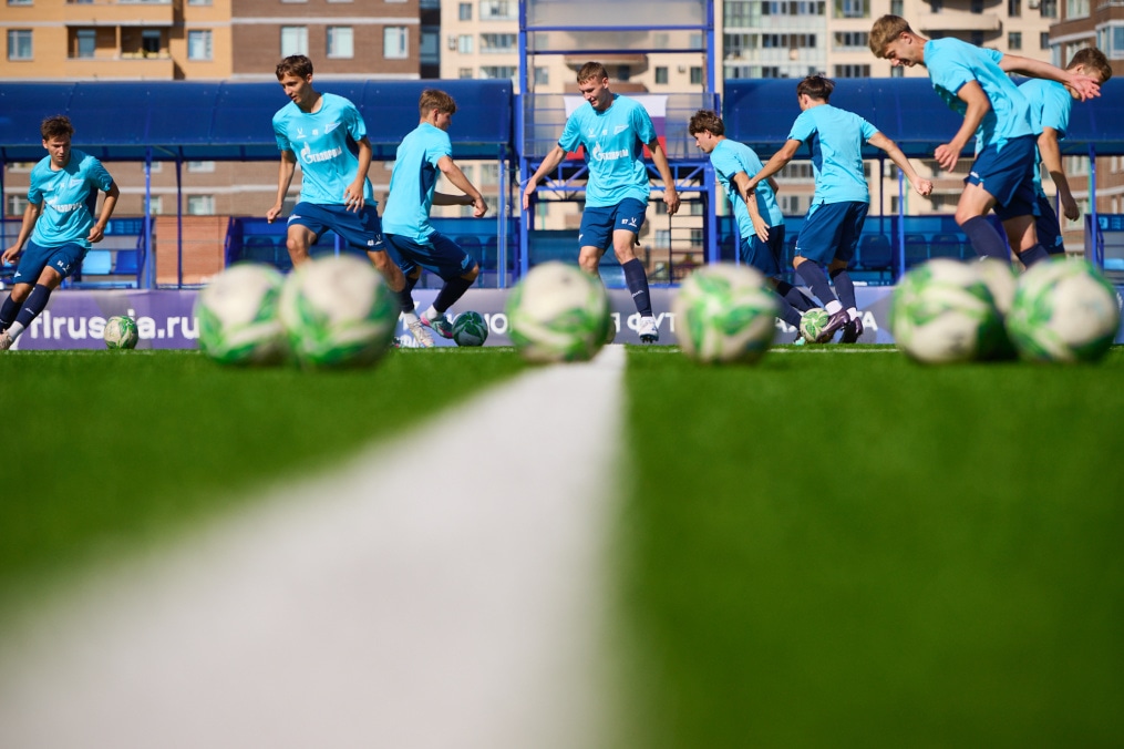 Тренировка «Зенита»-м перед матчем с «Ахматом»-м