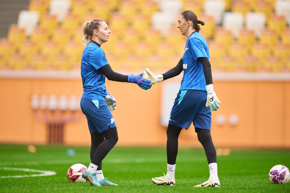Разминка женской футбольной команды «Зенит» перед финалом Кубка России 2025