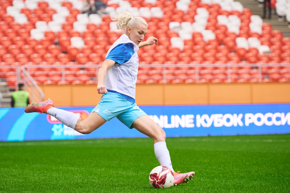 Разминка женской футбольной команды «Зенит» перед финалом Кубка России 2025