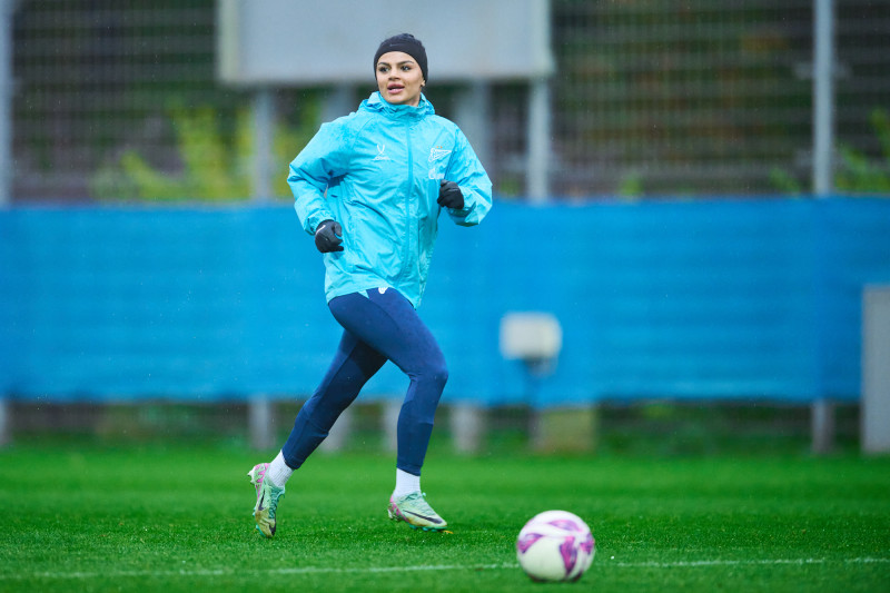 Тренировка женской команды перед матчем со «Звездой-2005»