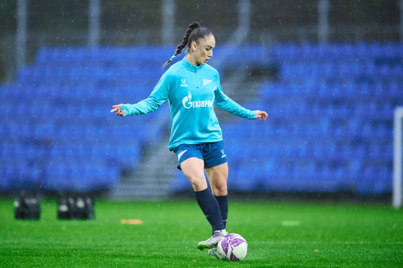 Тренировка женской команды перед матчем со «Звездой-2005»