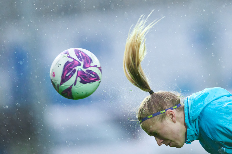 Тренировка женской команды перед матчем со «Звездой-2005»