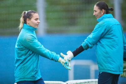 Тренировка женской команды перед матчем со «Звездой-2005»