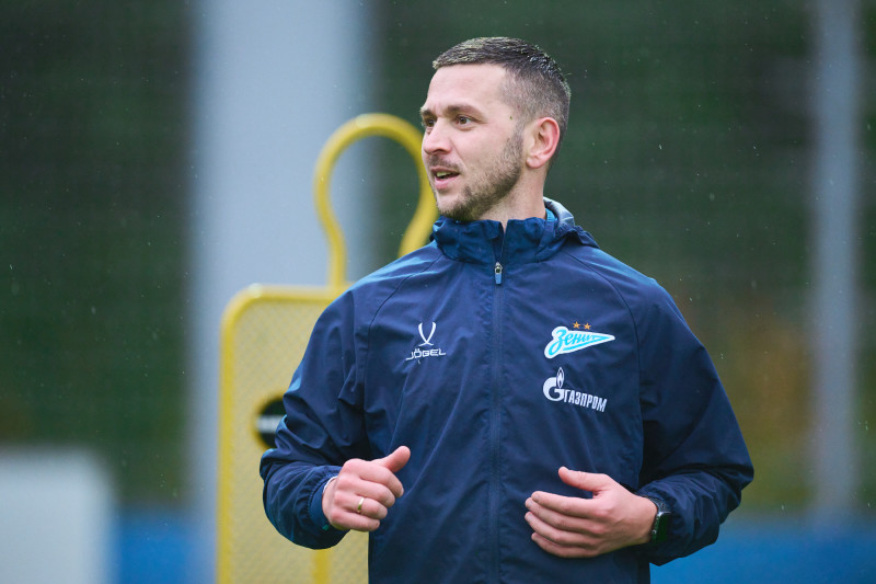 Тренировка женской команды перед матчем со «Звездой-2005»