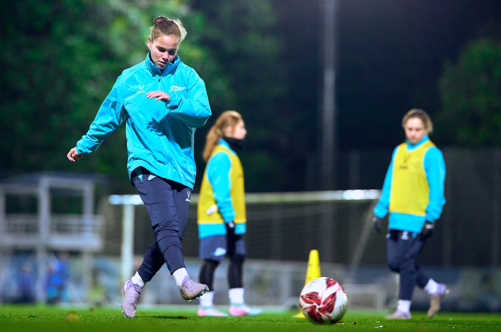 Тренировка женской молодежной команды перед матчем с «Чертаново»-м