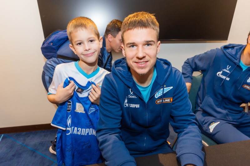 Автограф-сессия для детей школ «Зенит-Чемпионика» в Сочи