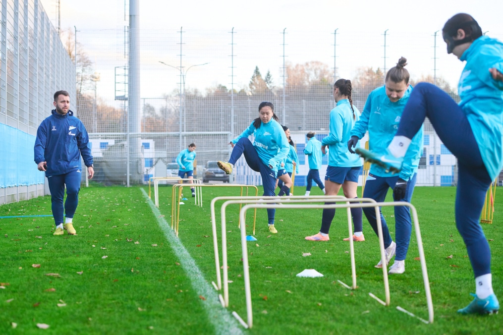Тренировка женской команды «Зенит» перед матчем с ЦСКА
