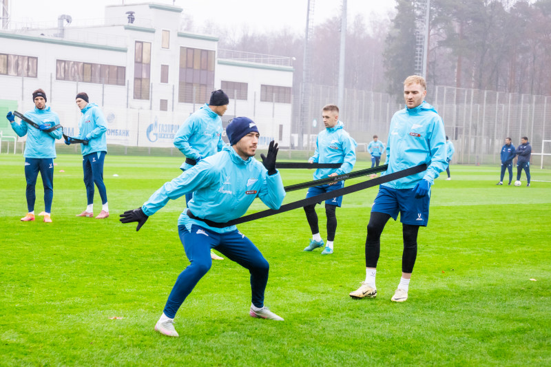 Тренировка основного состава «Зенита» перед матчем с «Крыльями Советов»