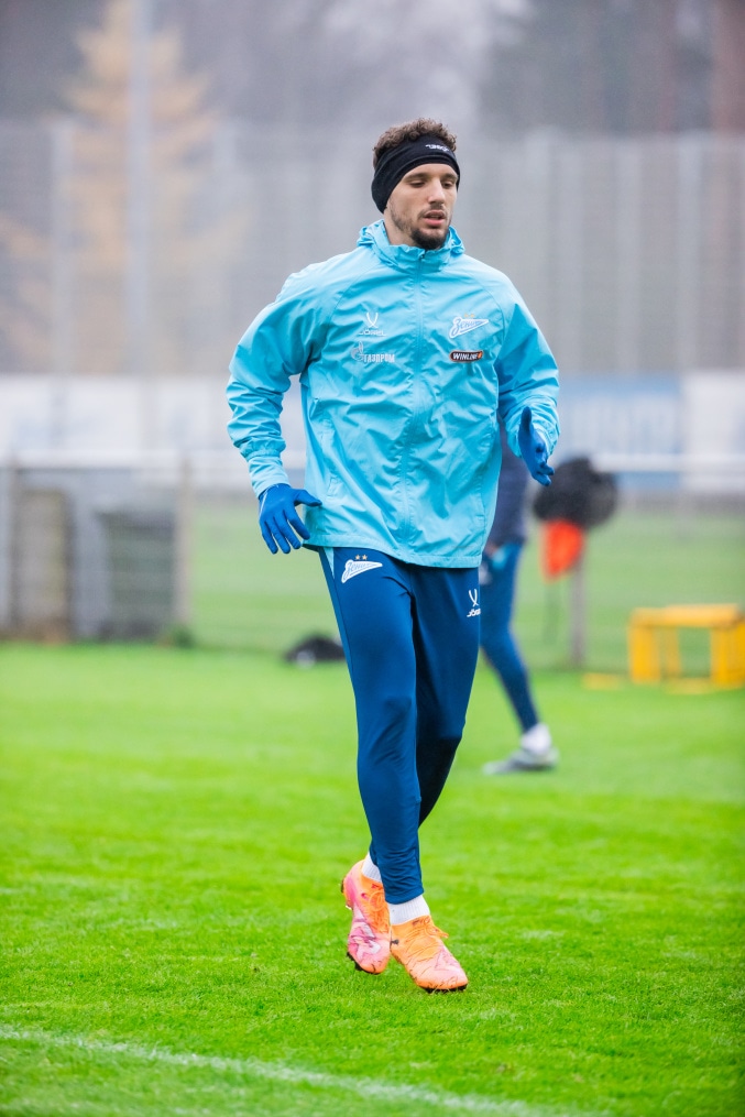 Тренировка основного состава «Зенита» перед матчем с «Крыльями Советов»