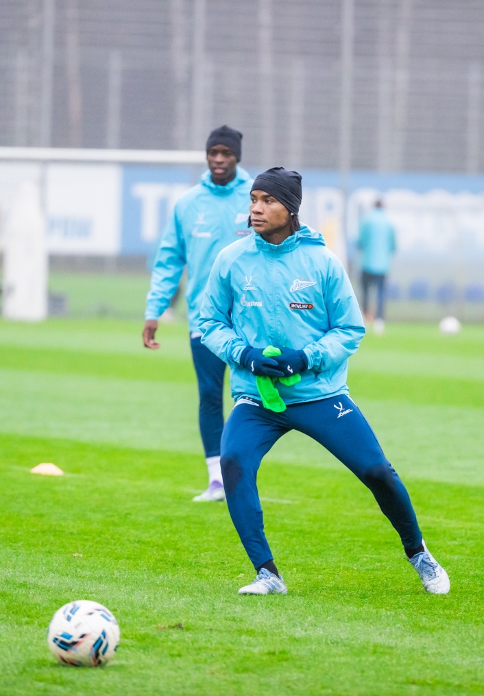 Тренировка основного состава «Зенита» перед матчем с «Крыльями Советов»