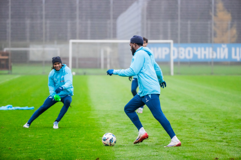 Тренировка основного состава «Зенита» перед матчем с «Крыльями Советов»
