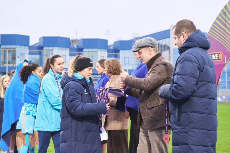 Церемония награждения женской команды «Зенит» бронзовыми медалями Суперлиги-2025