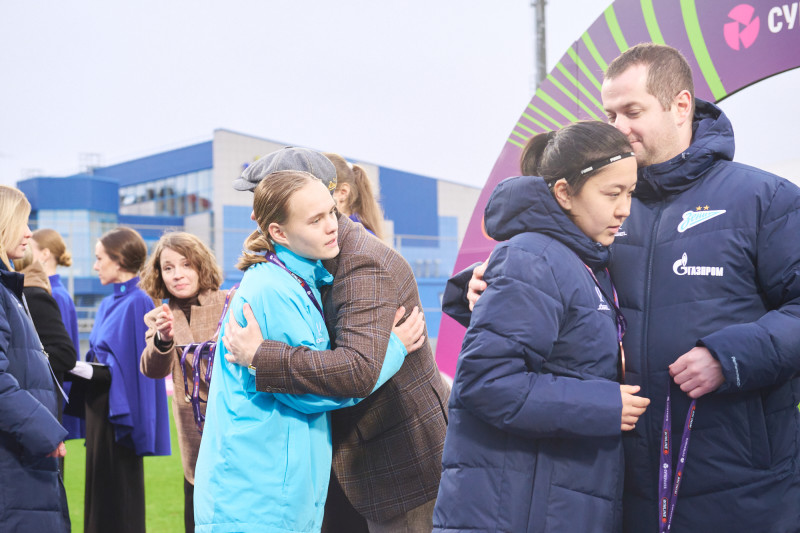 Церемония награждения женской команды «Зенит» бронзовыми медалями Суперлиги-2025