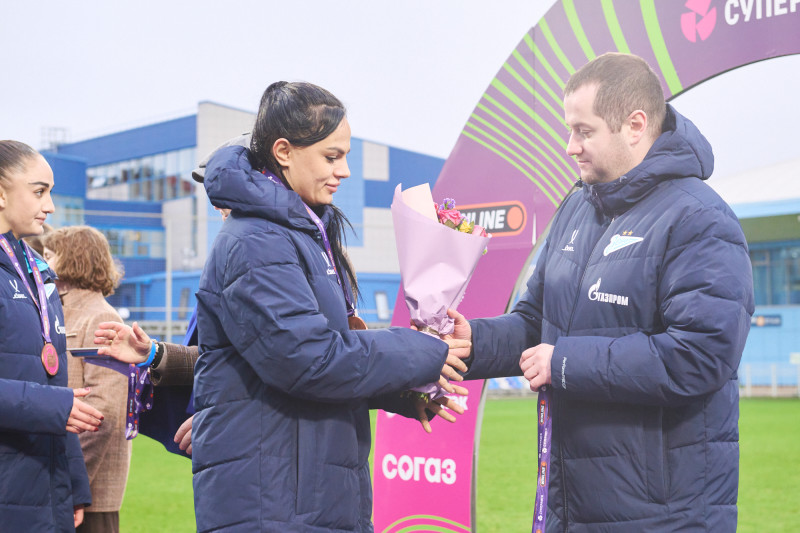 Церемония награждения женской команды «Зенит» бронзовыми медалями Суперлиги-2025