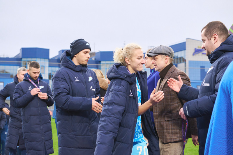 Церемония награждения женской команды «Зенит» бронзовыми медалями Суперлиги-2025