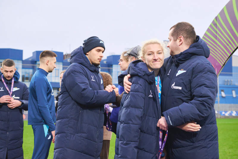 Церемония награждения женской команды «Зенит» бронзовыми медалями Суперлиги-2025