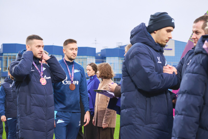 Церемония награждения женской команды «Зенит» бронзовыми медалями Суперлиги-2025