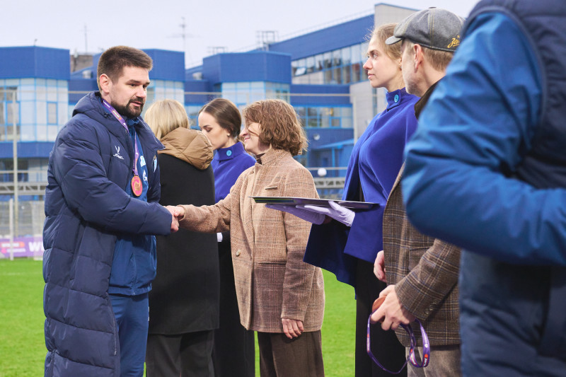 Церемония награждения женской команды «Зенит» бронзовыми медалями Суперлиги-2025